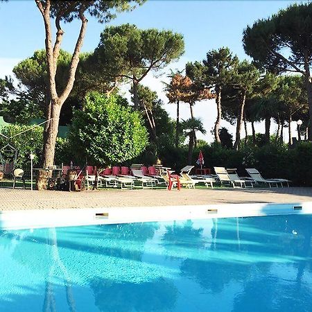 Villaggio Mithos Misano Adriatico Exterior photo